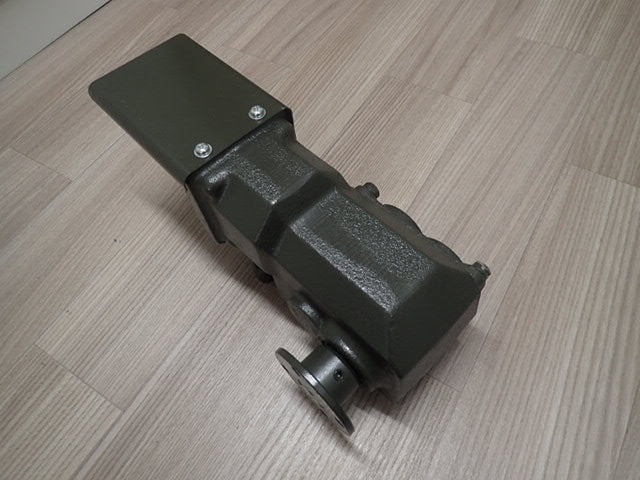 新品部品》中型ダンプ用 E903 右側用減速機 コボレーンモーター 田村